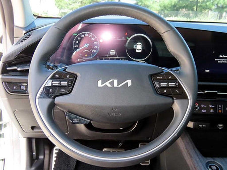 Kia Niro — photo 08