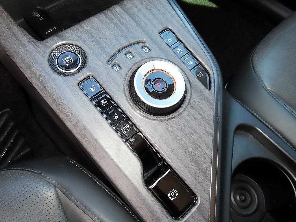 Kia Niro — photo 11