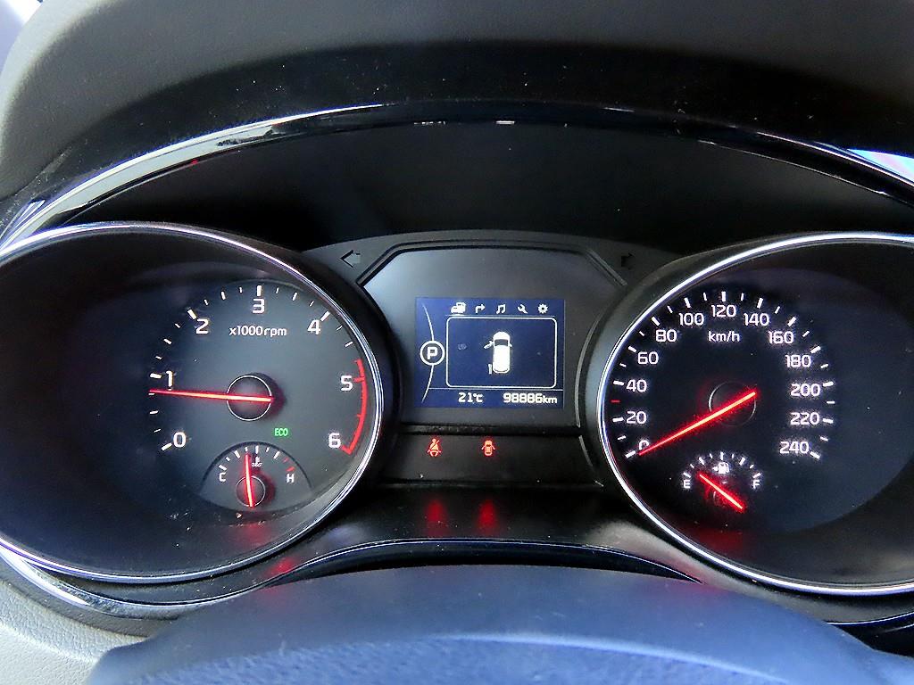 Kia Carnival — photo 10