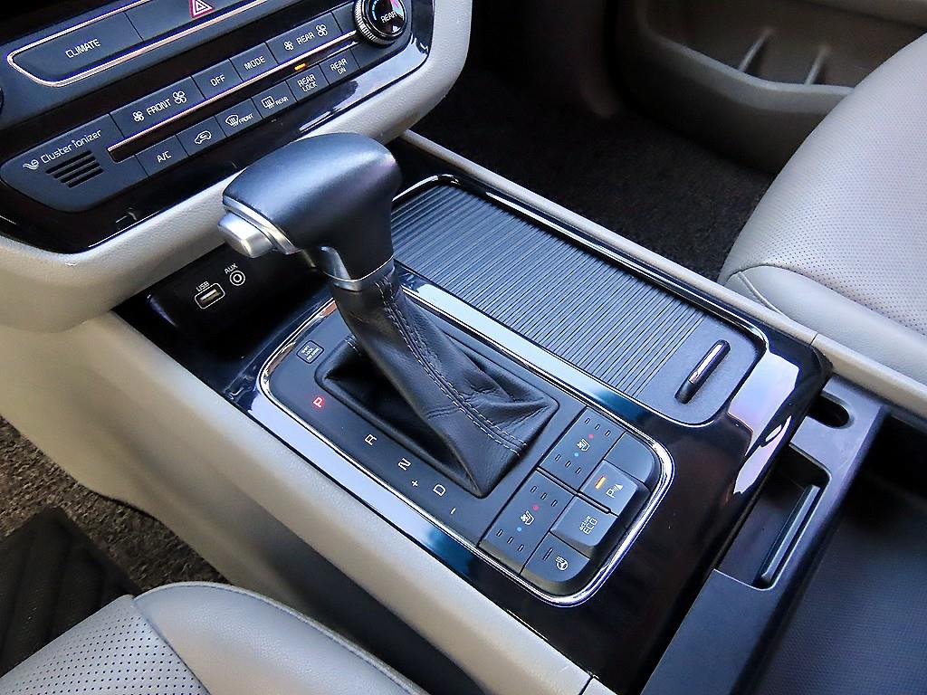 Kia Carnival — photo 11