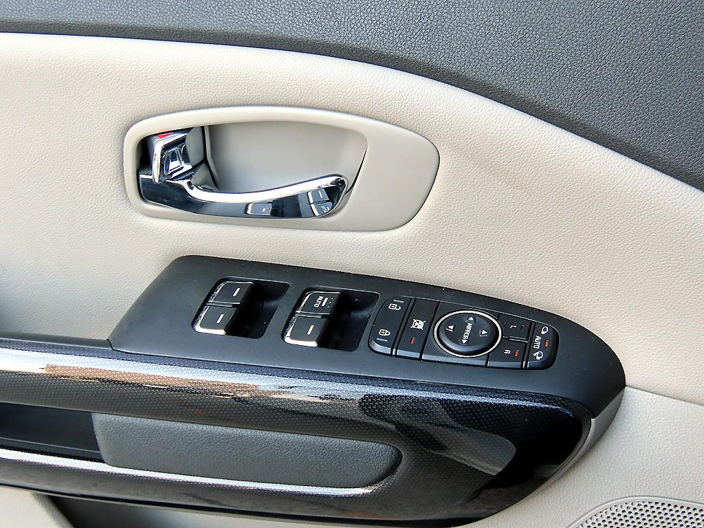 Kia Carnival — photo 12