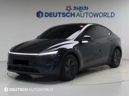 Tesla Model Y — photo 01