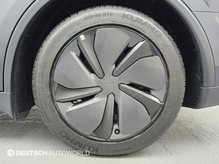 Tesla Model Y — photo 05