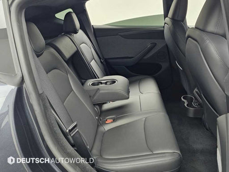 Tesla Model Y — photo 12