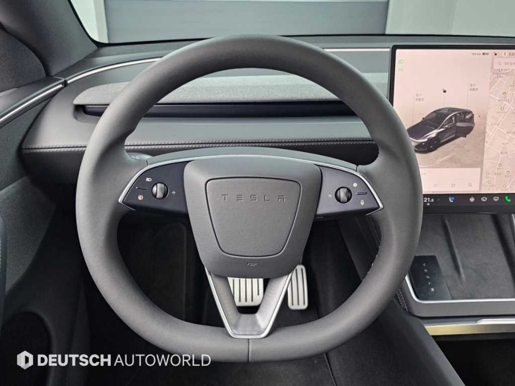 Tesla Model Y — photo 13