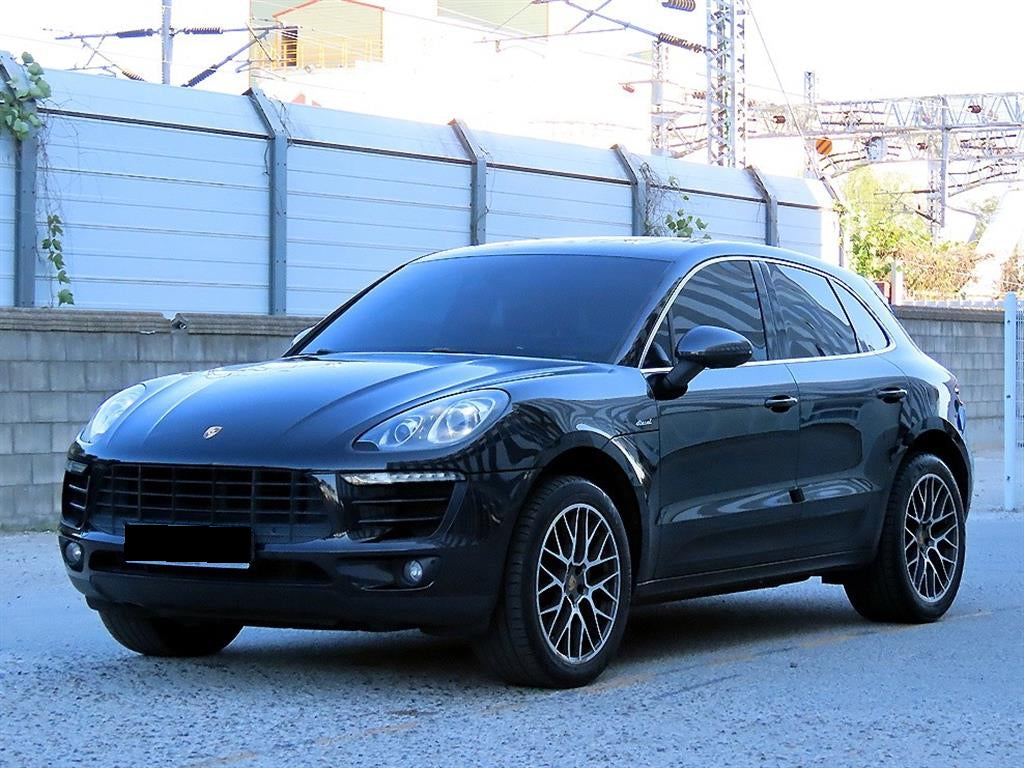 Porsche Macan — photo 02