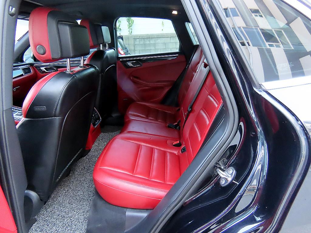 Porsche Macan — photo 06