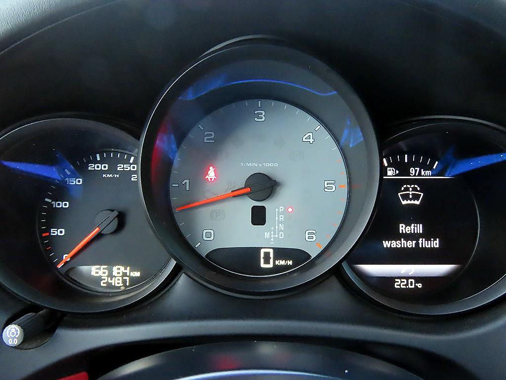 Porsche Macan — photo 09