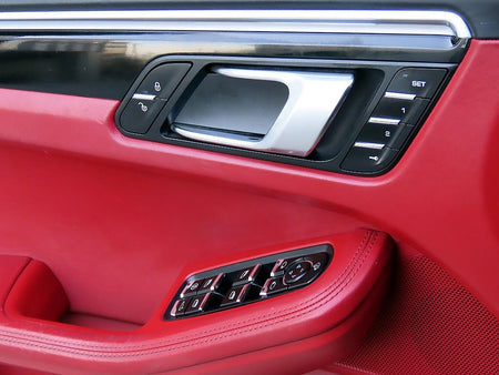 Porsche Macan — photo 11
