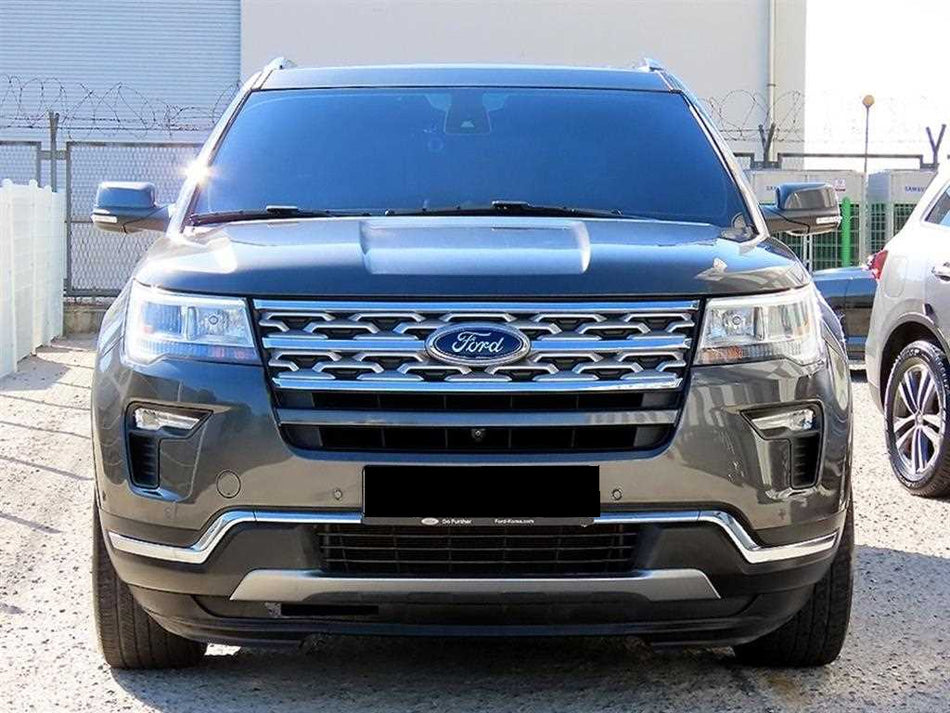 Ford Explorer — photo 01