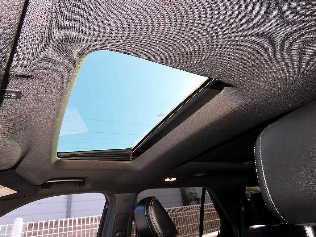 Ford Explorer — photo 19