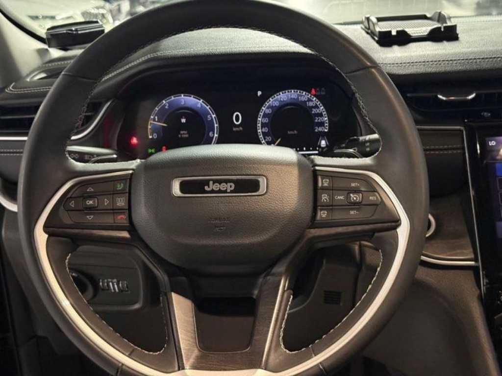 Jeep Cherokee — photo 07