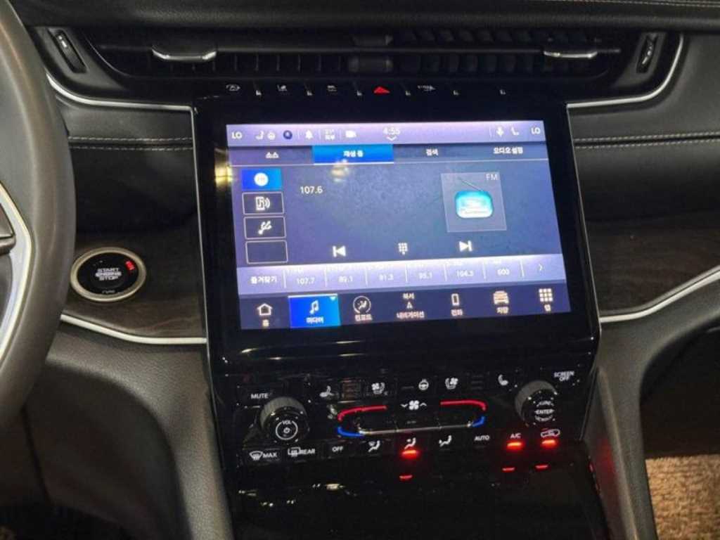 Jeep Cherokee — photo 11