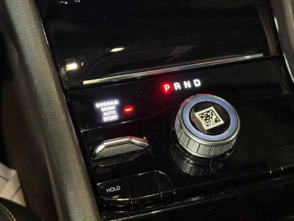 Jeep Cherokee — photo 12