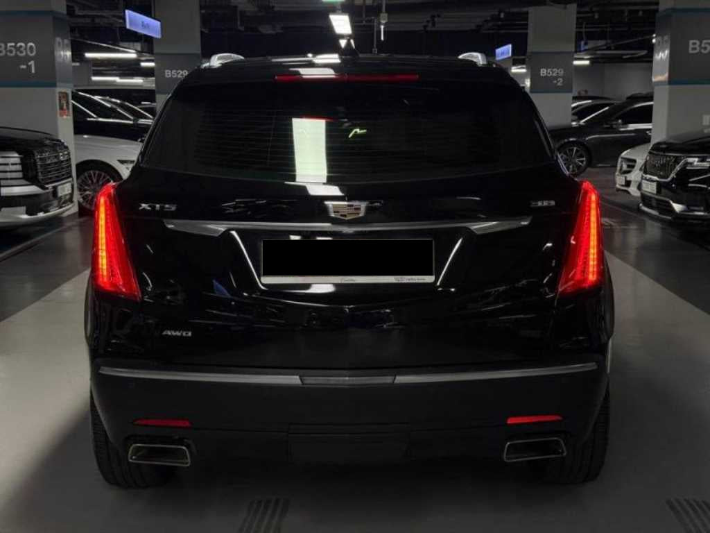 Cadillac XT5 — photo 04