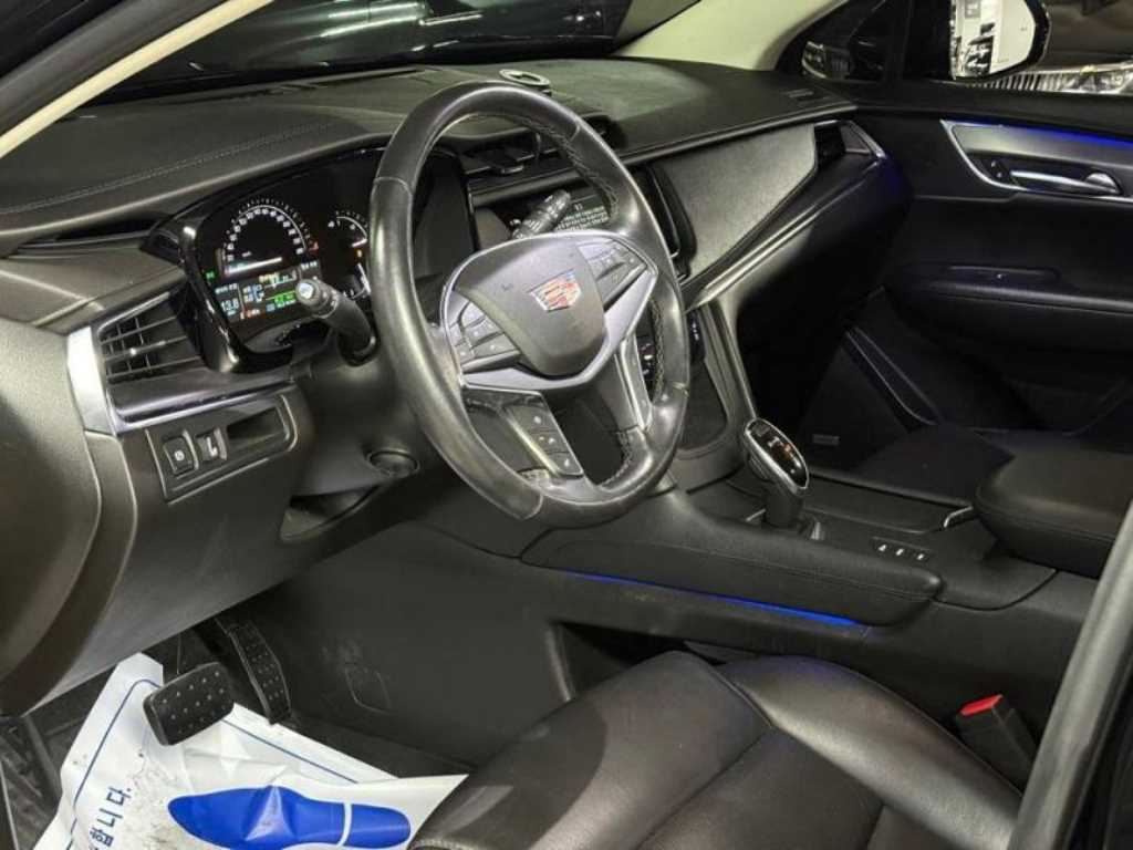 Cadillac XT5 — photo 05