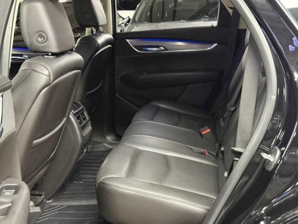 Cadillac XT5 — photo 07
