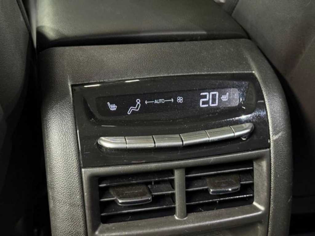Cadillac XT5 — photo 08