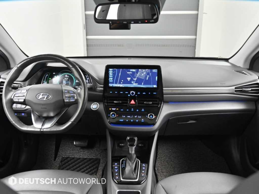 Hyundai Ioniq — photo 07