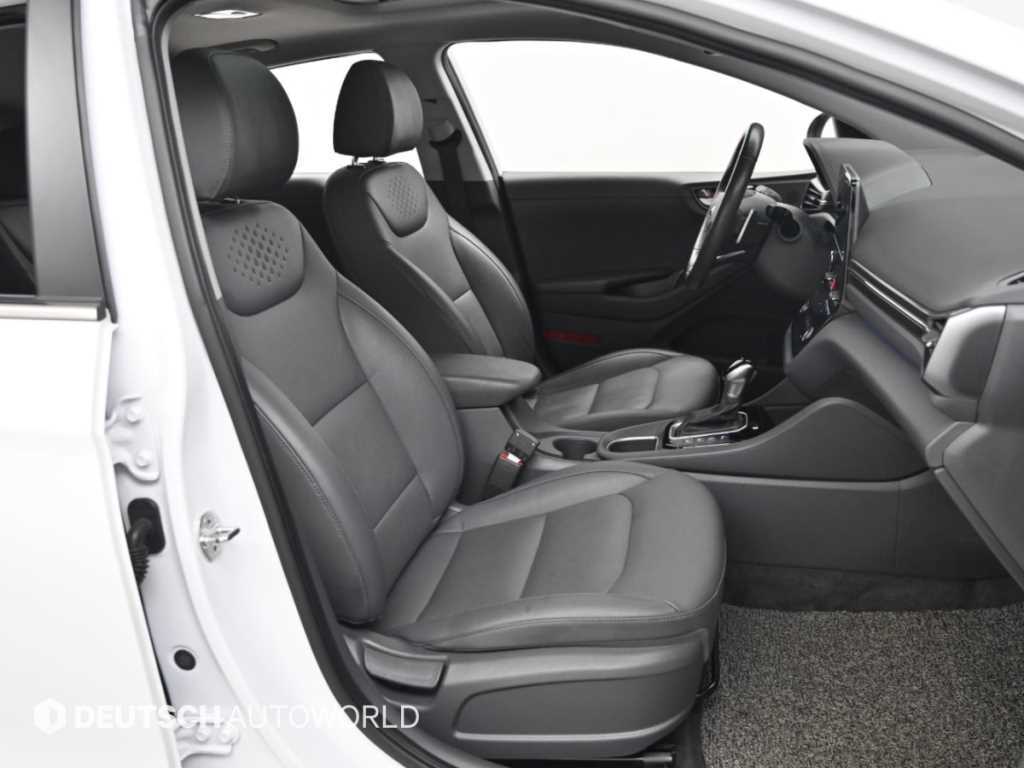 Hyundai Ioniq — photo 10