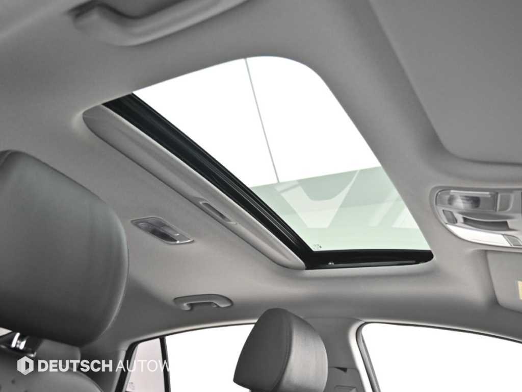 Hyundai Ioniq — photo 18