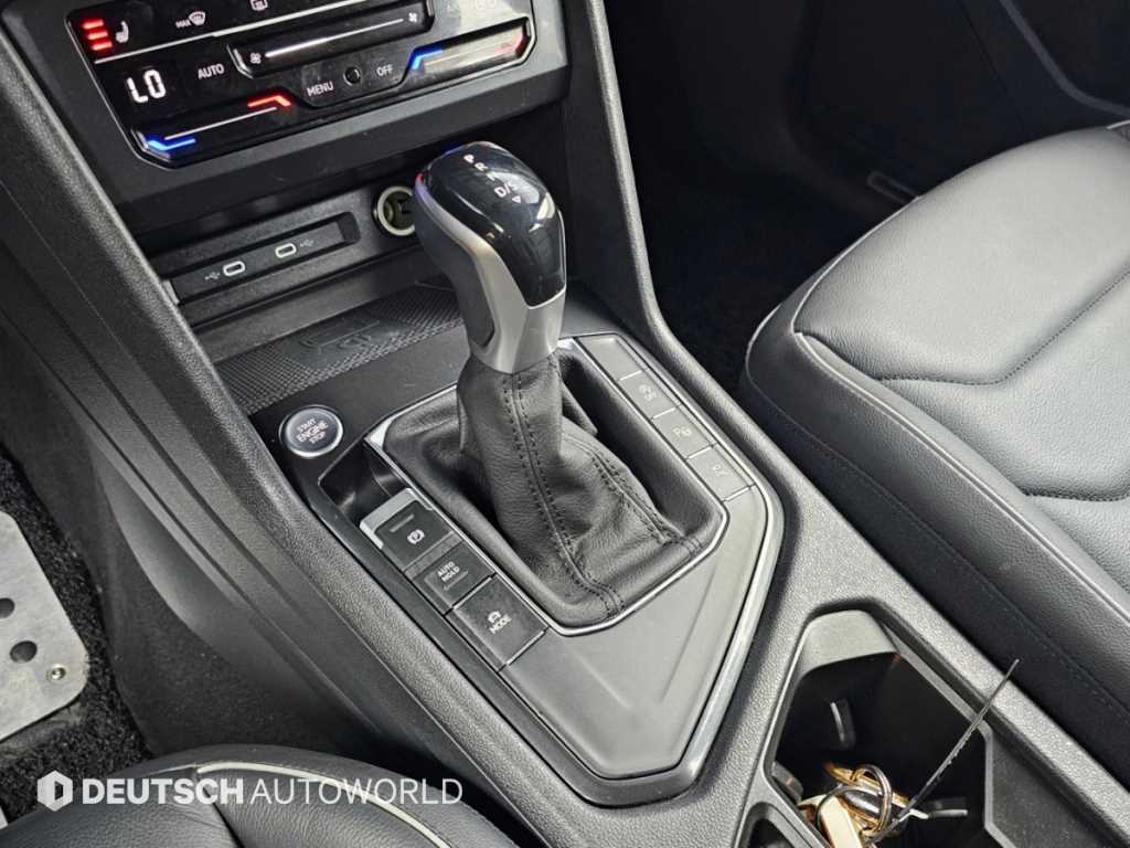 Volkswagen Tiguan — photo 09