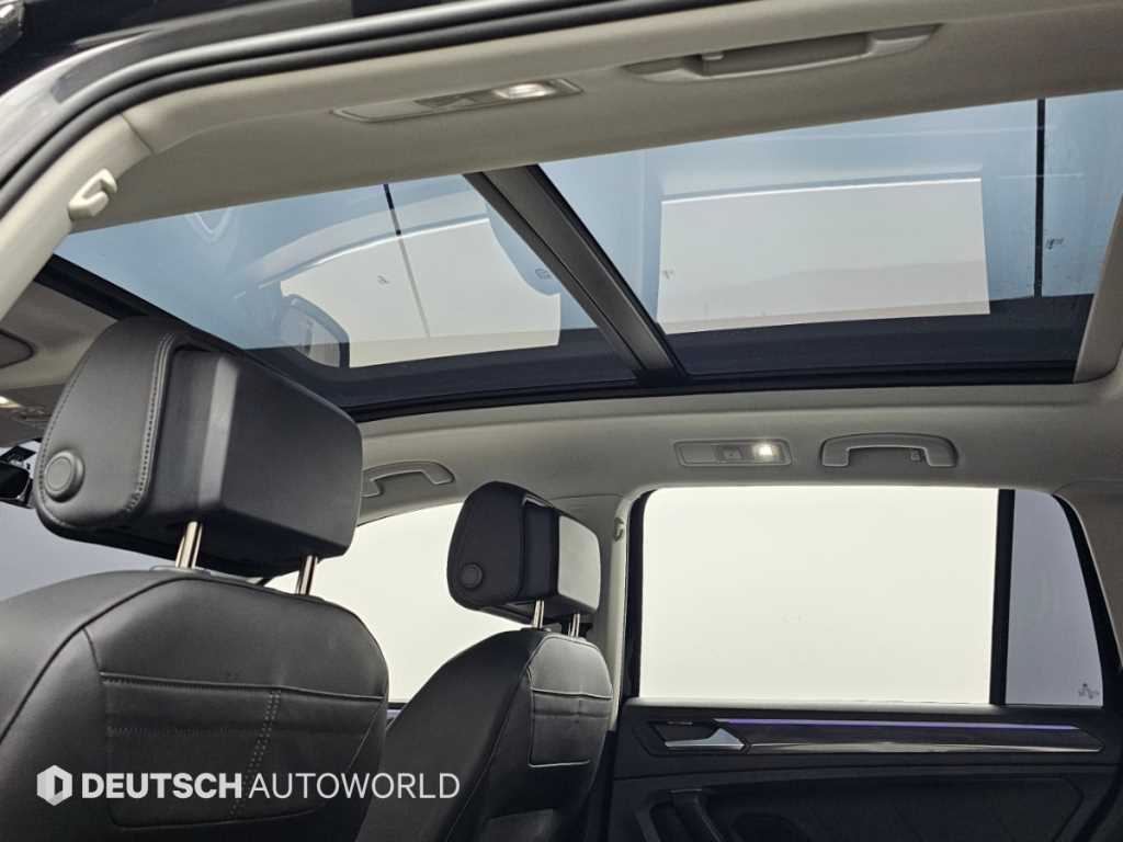 Volkswagen Tiguan — photo 18