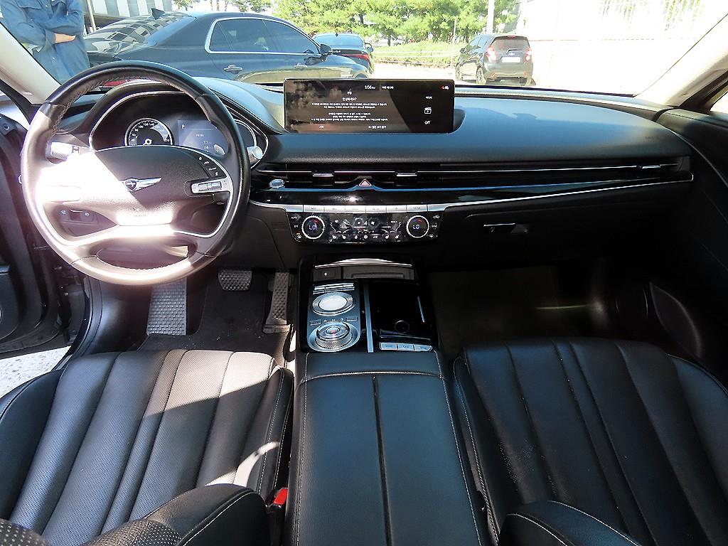 Genesis G80 — photo 07