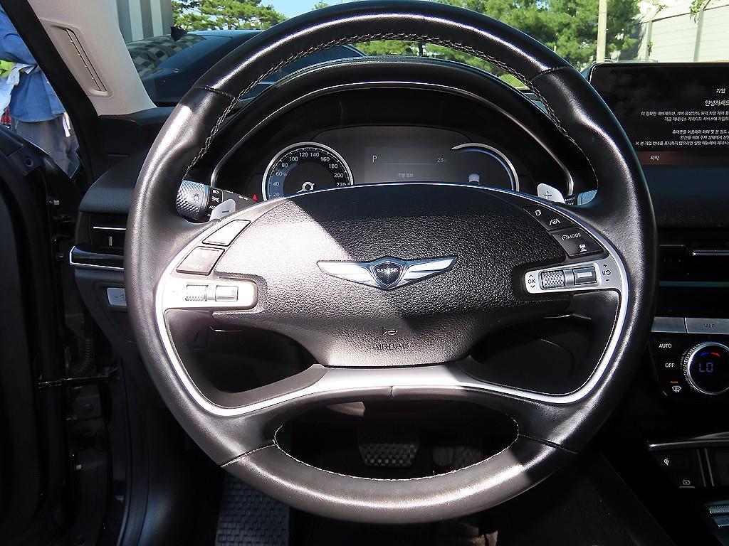 Genesis G80 — photo 08