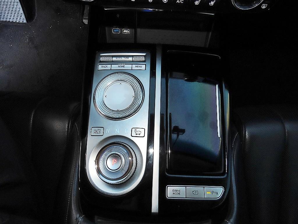 Genesis G80 — photo 10