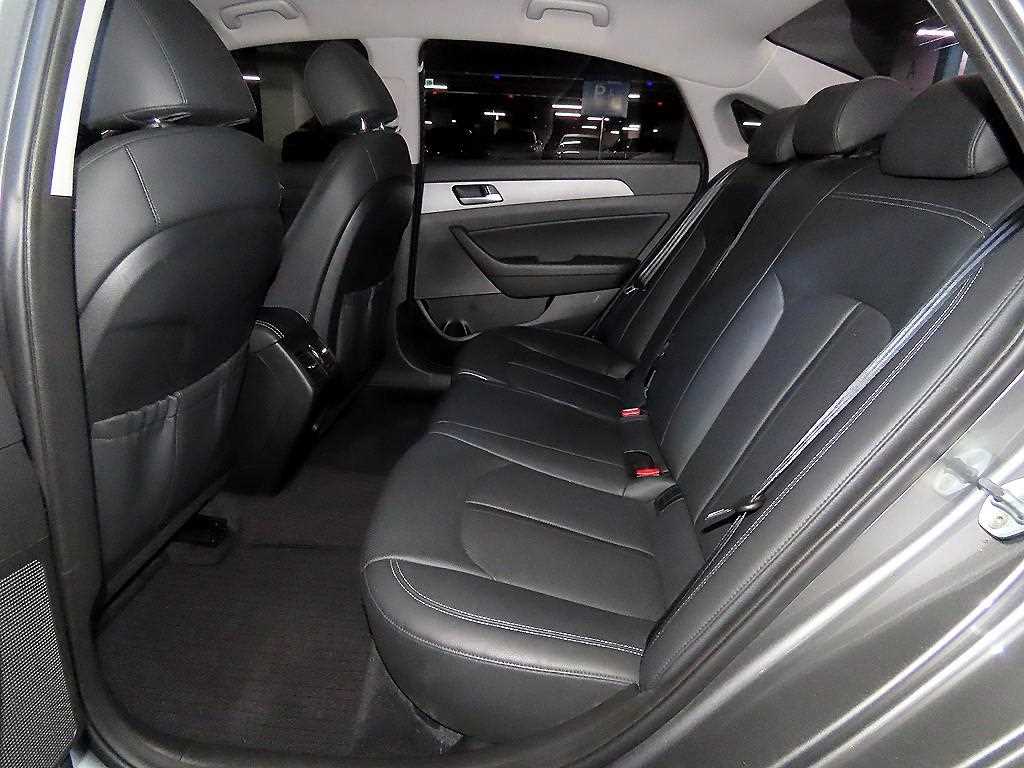 Hyundai Sonata — photo 07