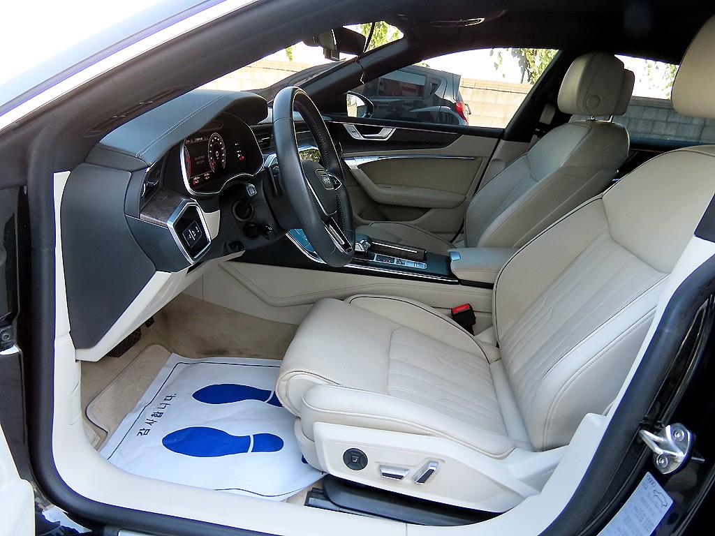 Audi A7 — photo 01