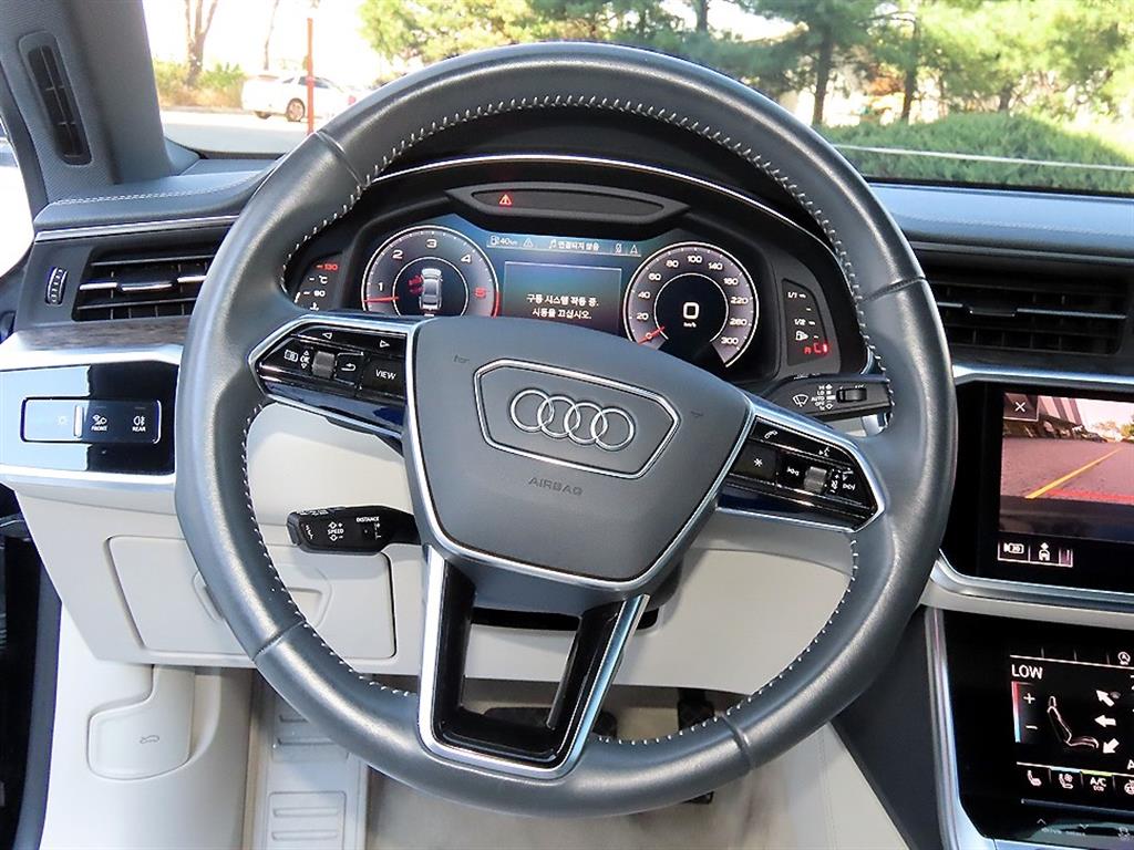 Audi A7 — photo 08