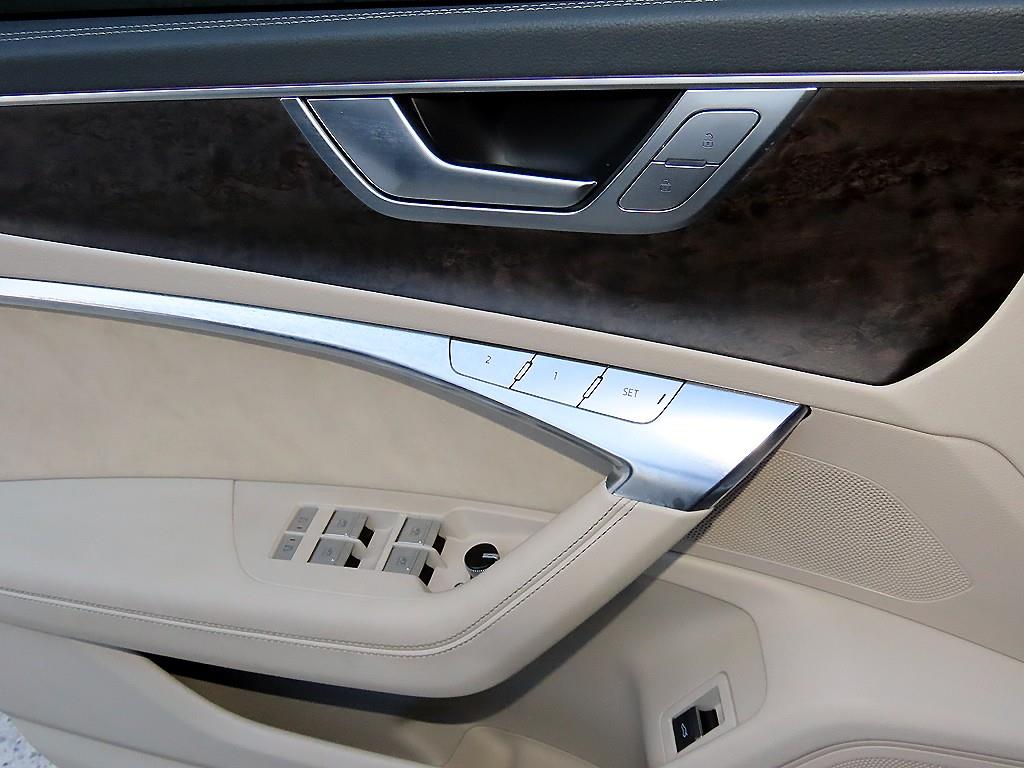 Audi A7 — photo 12