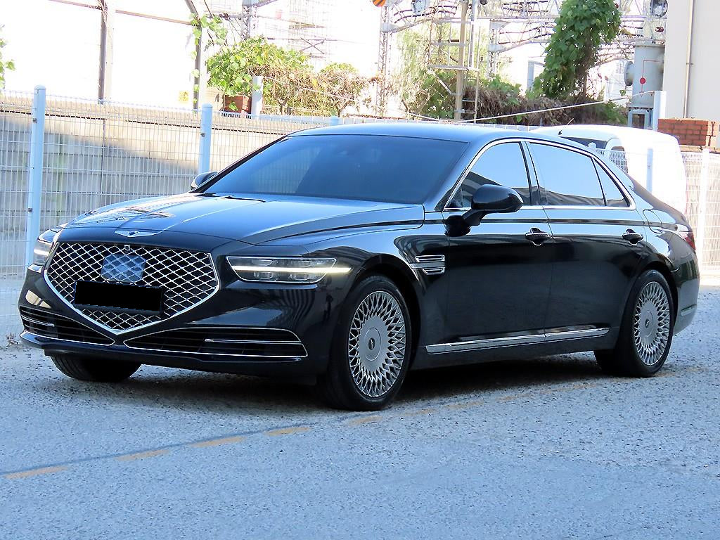 Genesis G90 — photo 02