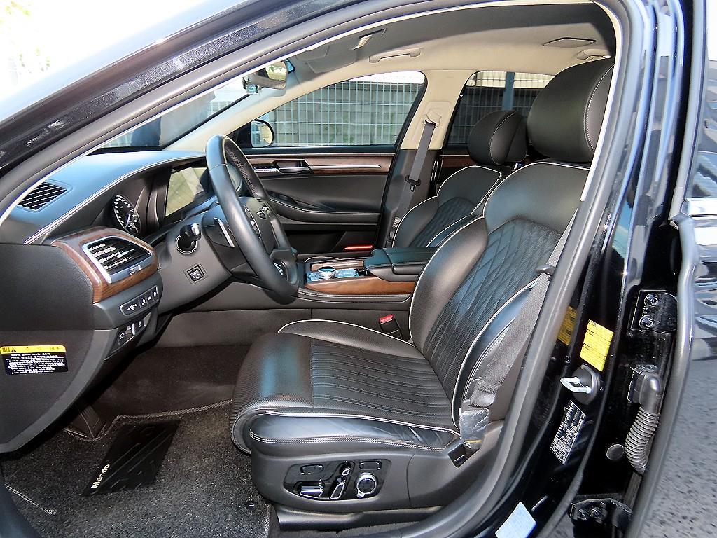 Genesis G90 — photo 05