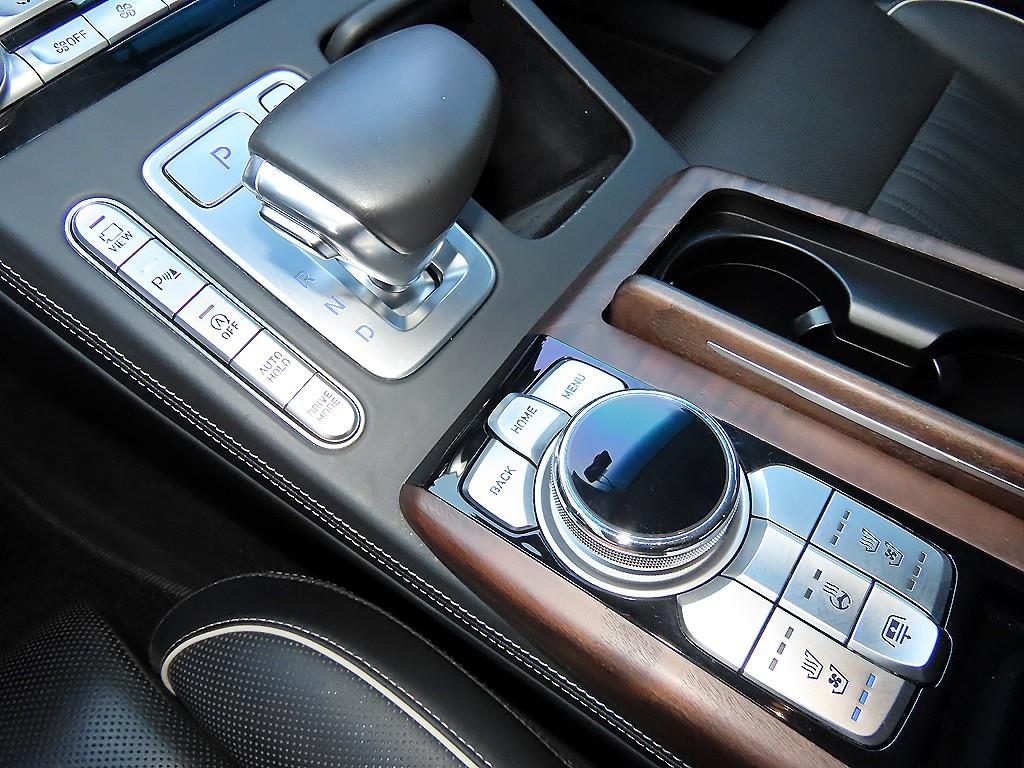Genesis G90 — photo 11