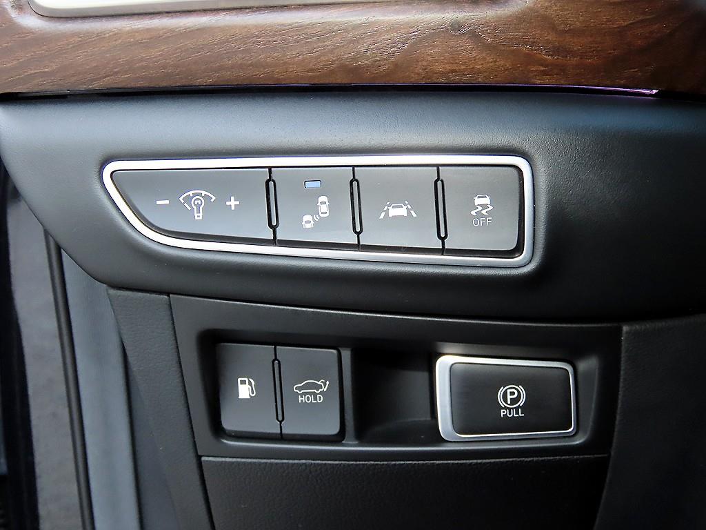 Genesis G90 — photo 13