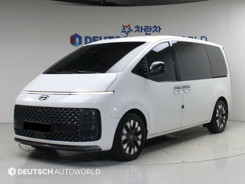 Hyundai Staria — photo 01