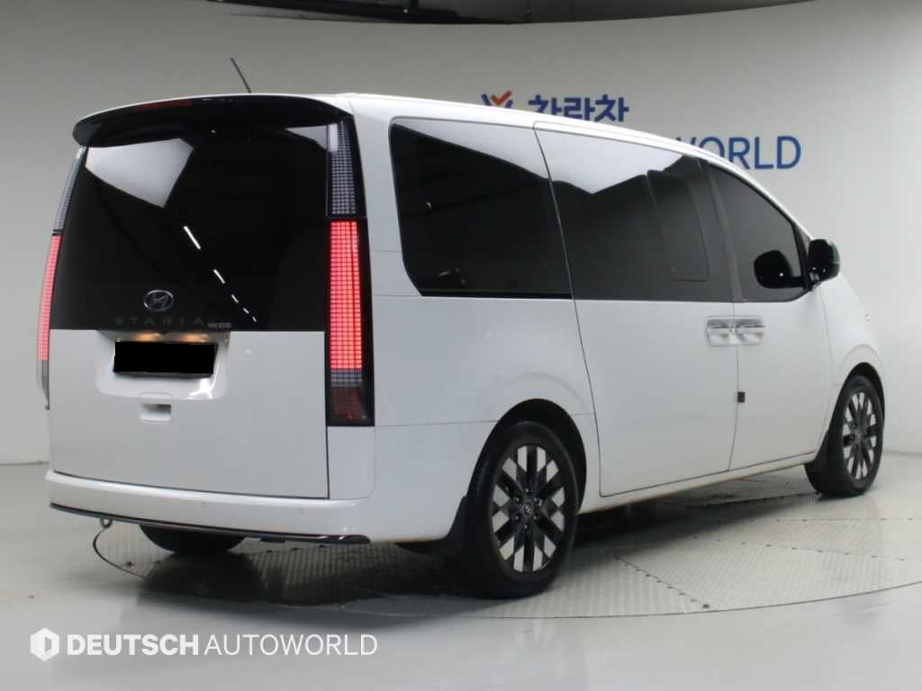 Hyundai Staria — photo 02