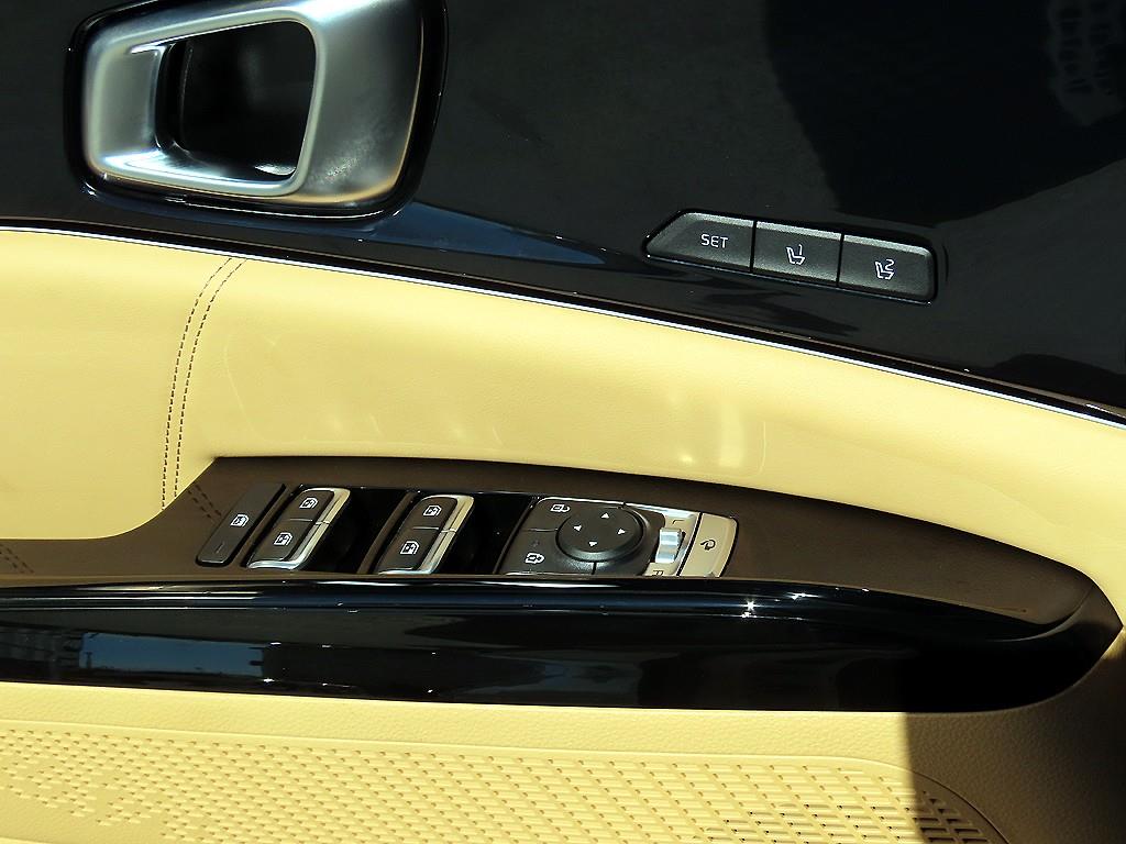 Kia Carnival — photo 11