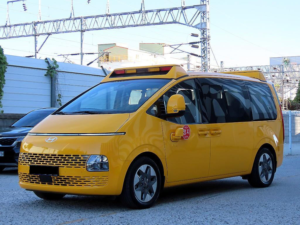 Hyundai Staria — photo 02