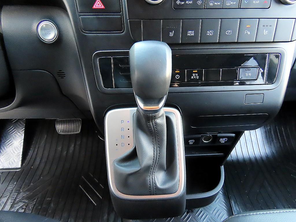 Hyundai Staria — photo 11