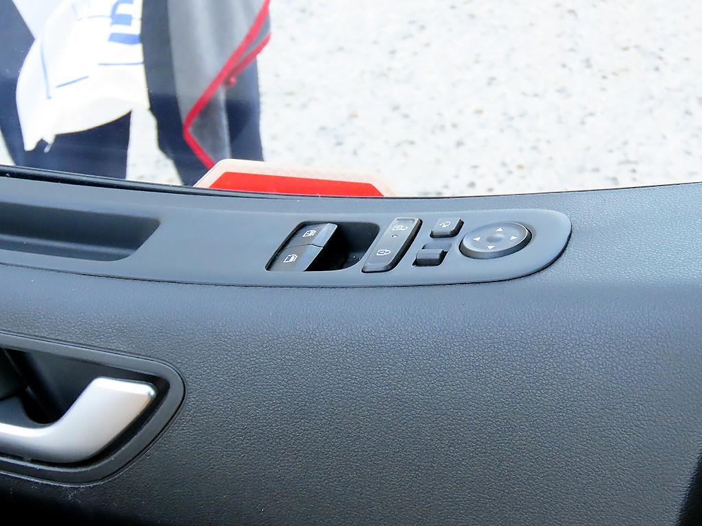 Hyundai Staria — photo 12