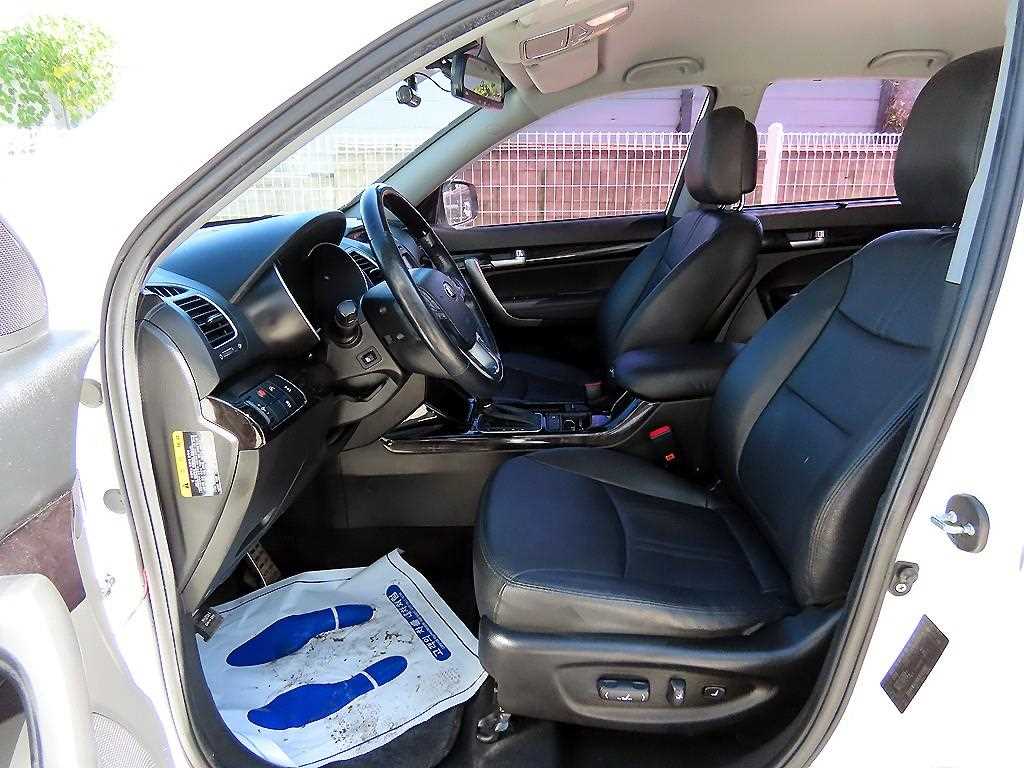 Kia Sorento — photo 05