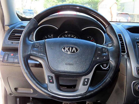 Kia Sorento — photo 08