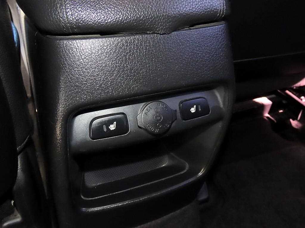 Kia Sorento — photo 17