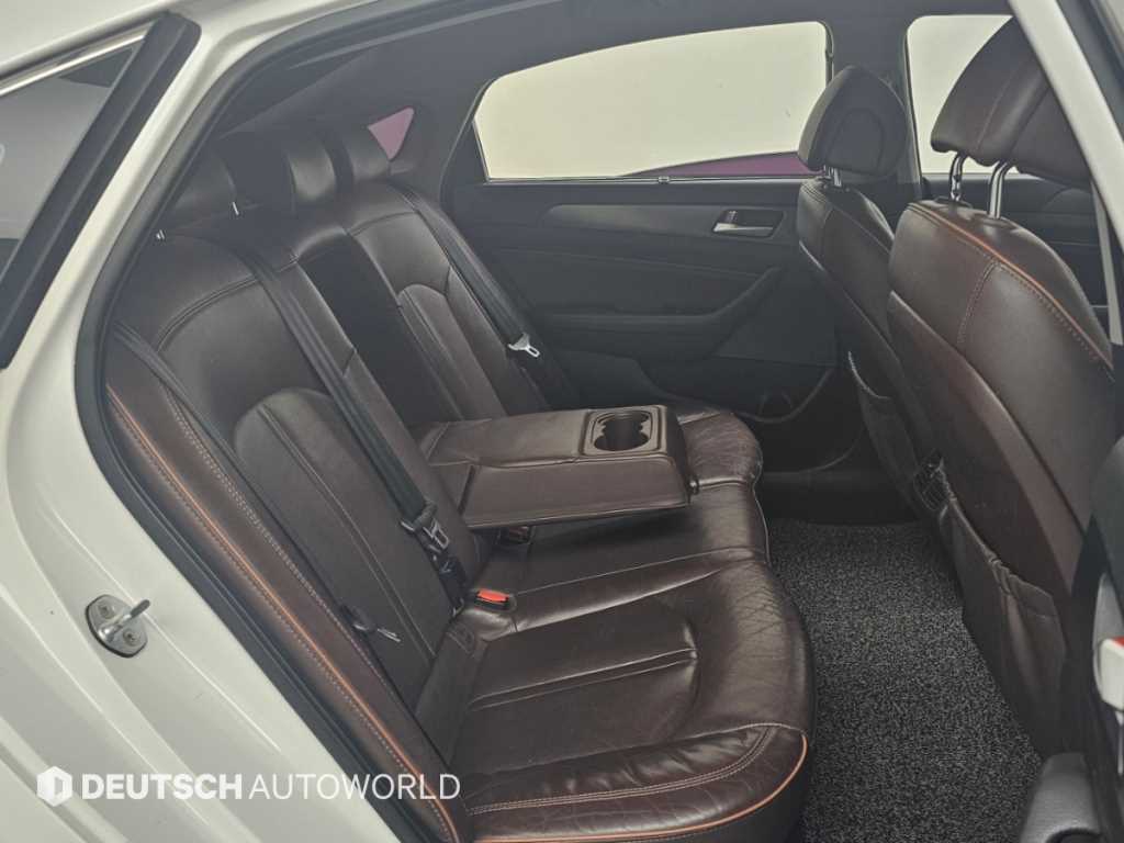 Hyundai Sonata — photo 12