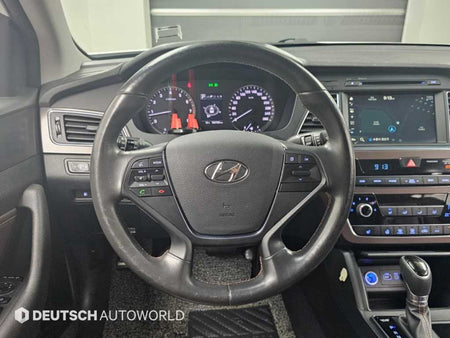Hyundai Sonata — photo 13