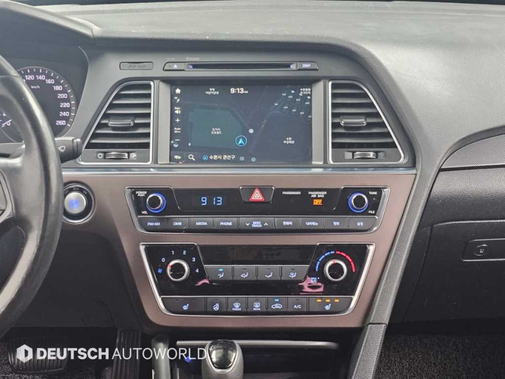 Hyundai Sonata — photo 14
